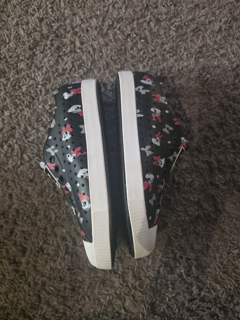 CROCS Disney x Native Black Minnie Pattern Slip-On Sandals - Picture 3 of 4